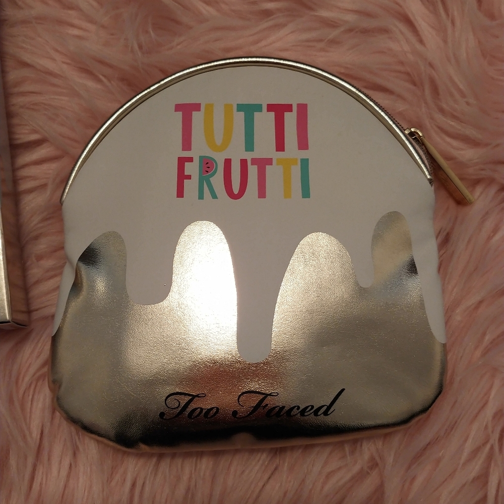 đFIRM! NWT TOO FACED TUTTI FRUITTI CHRISTMAS FRUIT CAKE LIMITED EDITION BOX SET - Picture 5 of 8